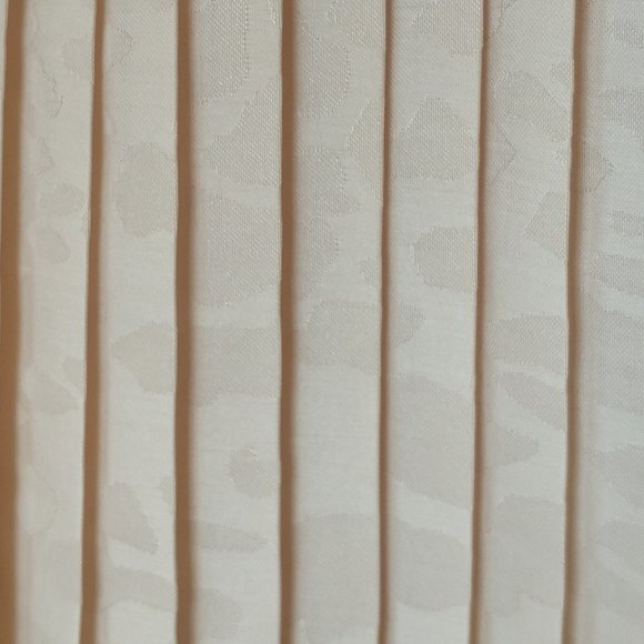 Tahari size XS cream sleeveless top - Picture 7 of 9